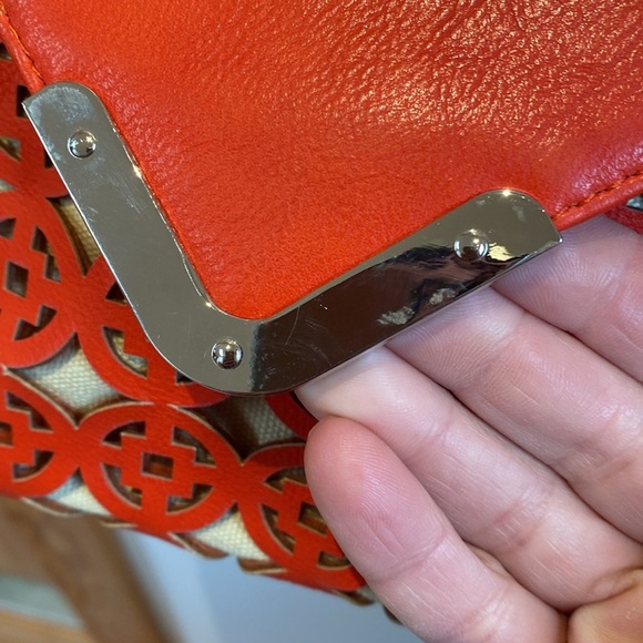 🤍 Baci Italy  Laser Cut purse/clutch - Picture 11 of 11